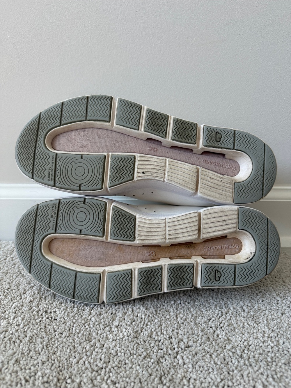 On Cloud | The Roger Women’s size 6.5 - Picture 6 of 9